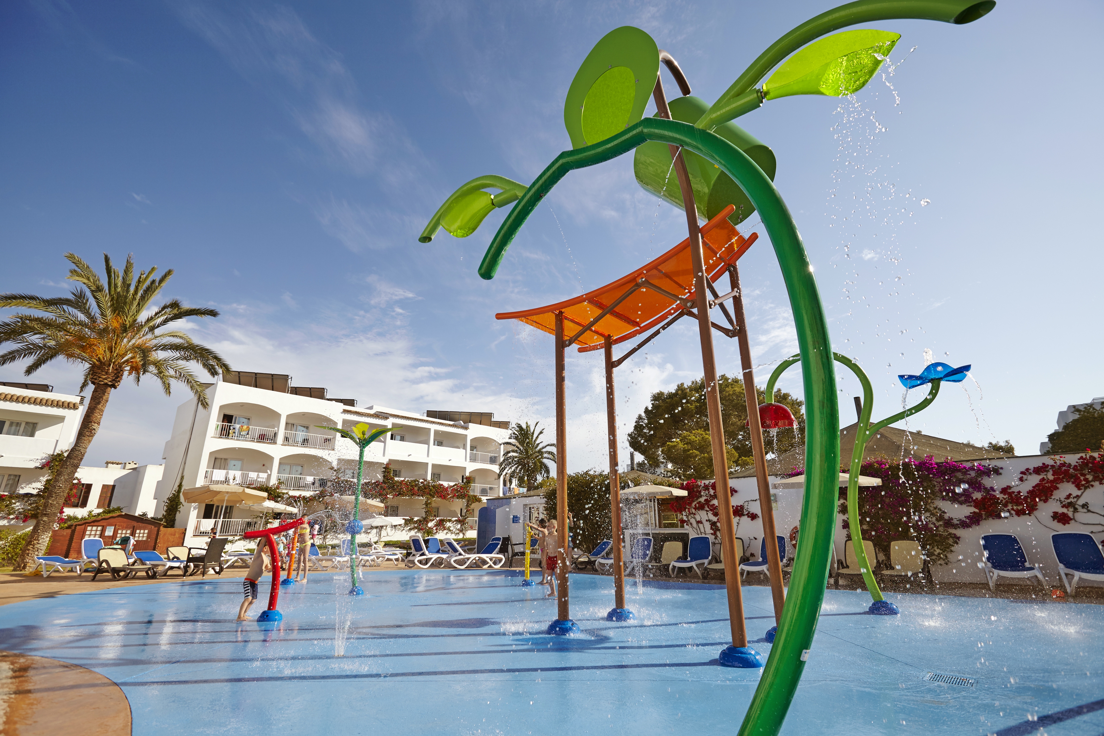 TUI Exeter Airport Holiday Deals 2025 / 2025 / 2026 Late Deals and